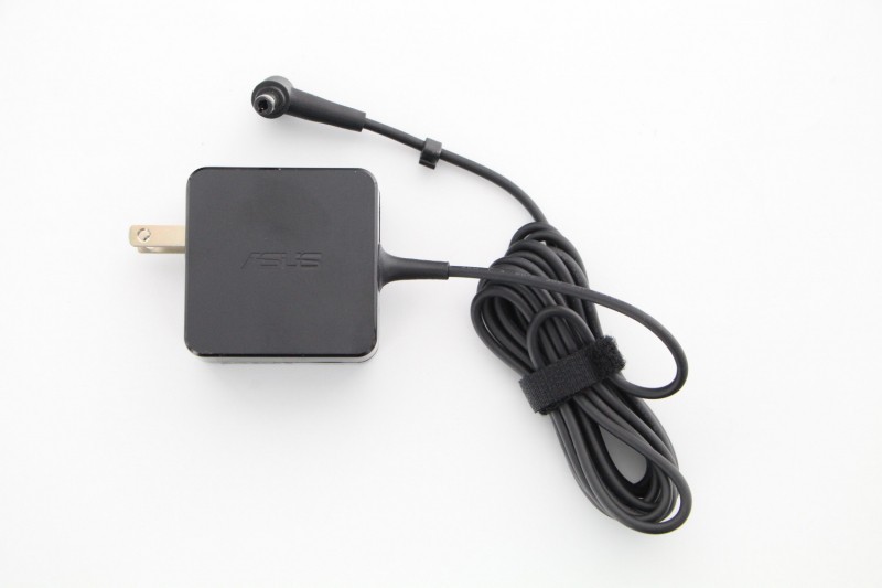 Chargeur US 45W Asus Adaptateur Secteur Officiel ASUS 45W pour Ordinateur Portable - Alimentation Fiable et Efficace